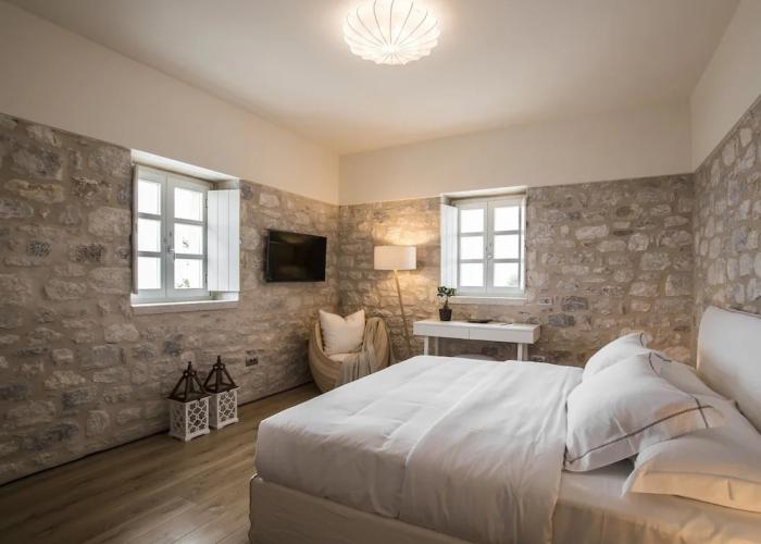 Bassa Maina Villas & Suites