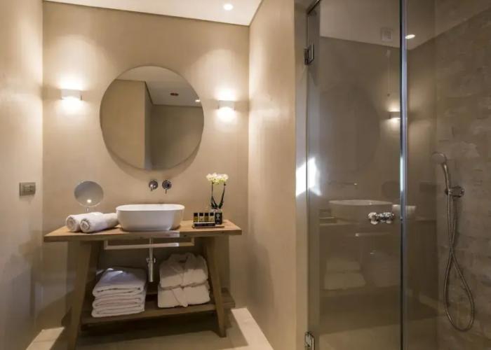 Bassa Maina Villas & Suites