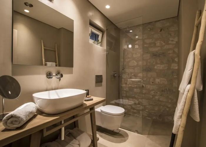 Bassa Maina Villas & Suites