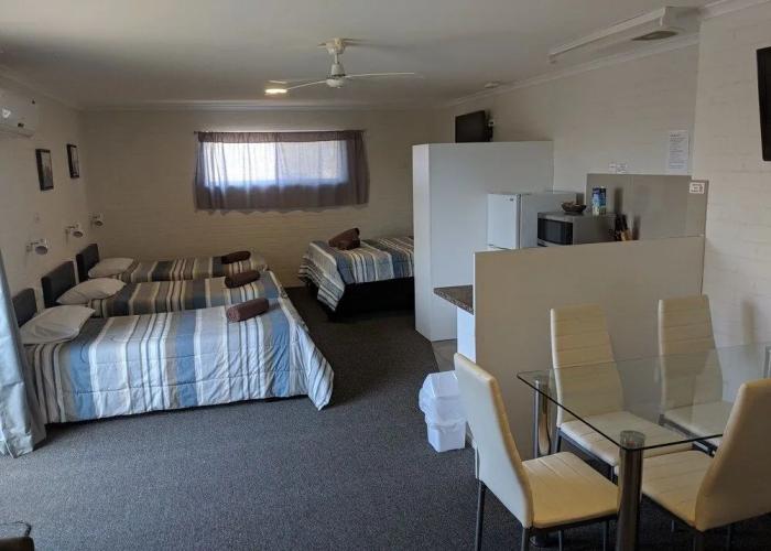 Harrington Village Motel