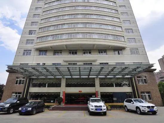 Qujing Yishi Yihe Hotel (Cuifeng Road, Qilin District)