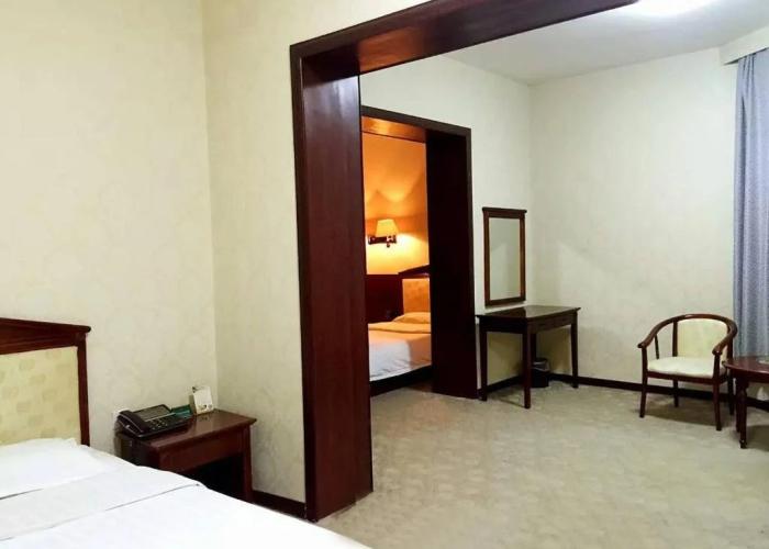 Manzhouli Crown Inn