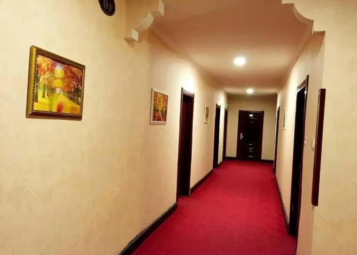 Manzhouli Crown Inn