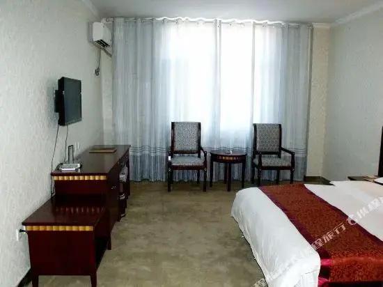 Karez Hotel