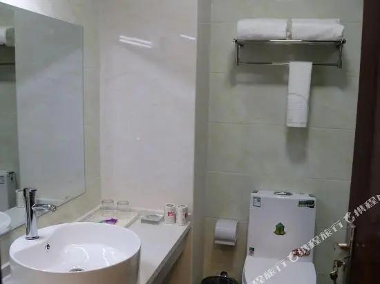 Karez Hotel