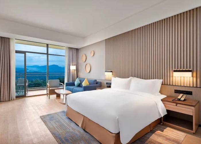 Holiday Inn Resort Mengding Mountain by IHG