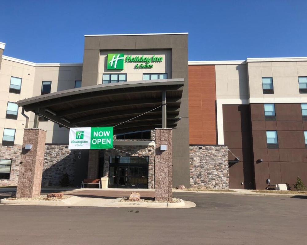 Holiday Inn & Suites Sioux Falls - Airport by IHG