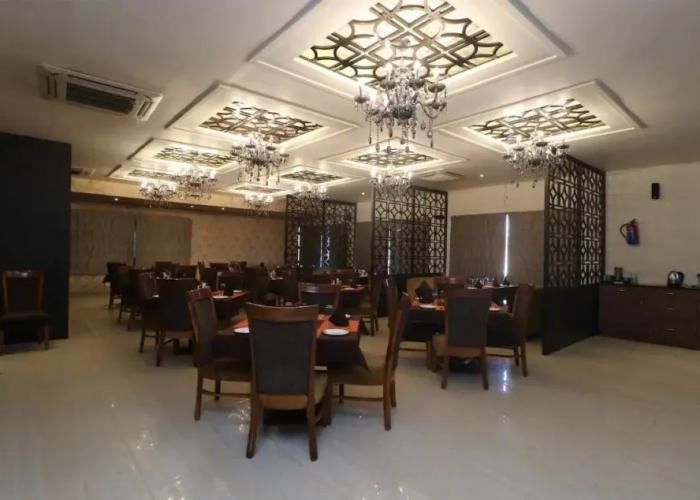 Hotel Golden Laurel Inn