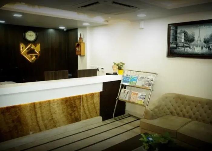 Hotel Golden Laurel Inn