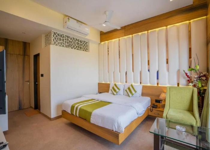 Hotel V Star