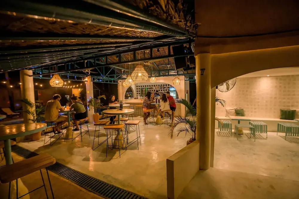 фото Mad Monkey Panglao