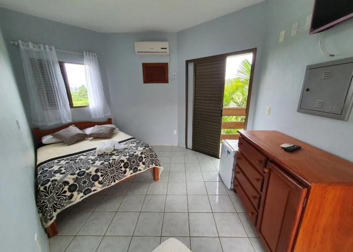 Pousada La Ferrugem Suites