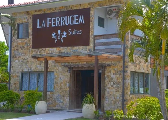 Pousada La Ferrugem Suites