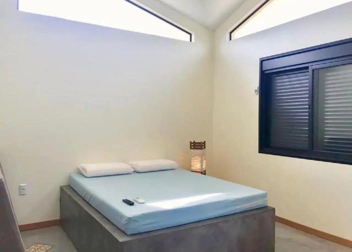 Casa Privativa com Piscina na Ferrugem