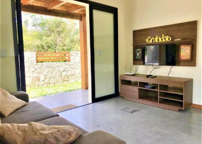 Casa Privativa com Piscina na Ferrugem