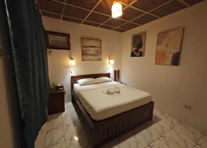 Room-Cola Inn