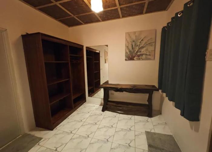 Room-Cola Inn