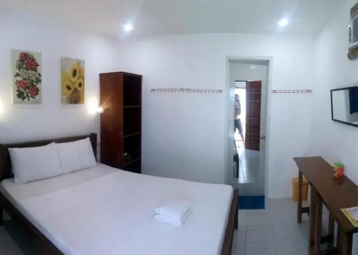 Room-Cola Inn