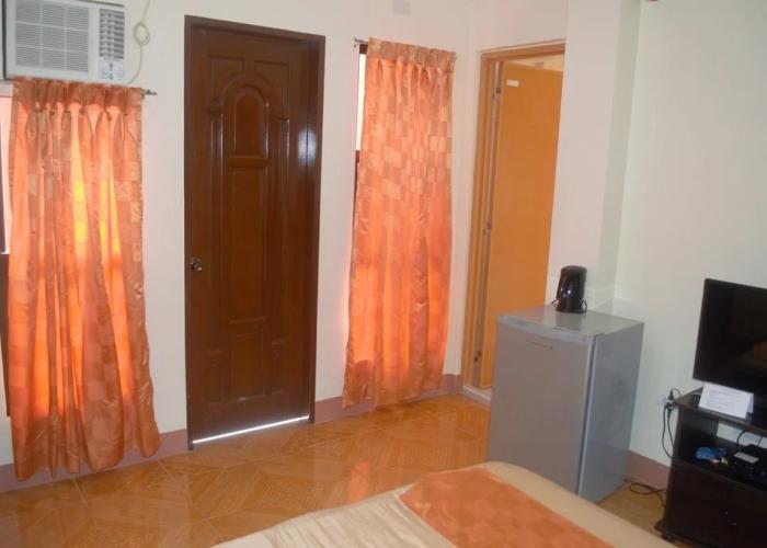 Manora Apartments and Guest House