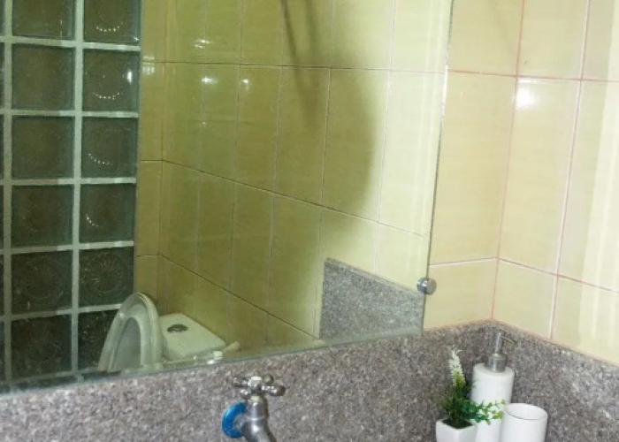 Manora Apartments and Guest House