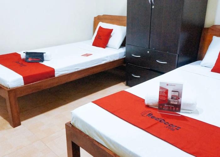 RedDoorz near Talisay District Hospital