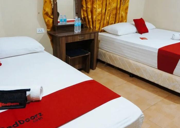 RedDoorz near Talisay District Hospital