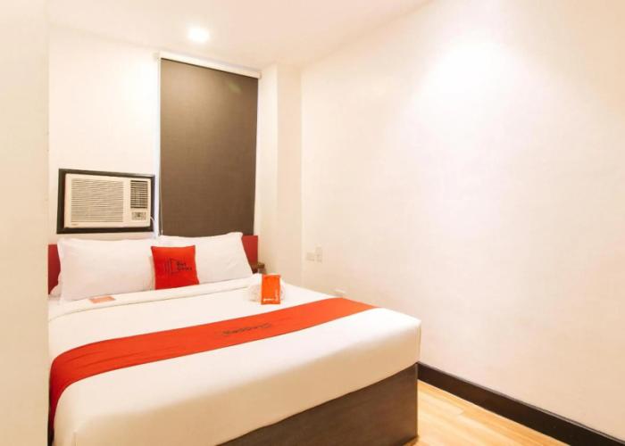 RedDoorz Plus Near Bamboo Organ Las Piñas