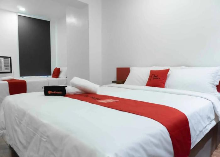 RedDoorz Plus Near Bamboo Organ Las Piñas