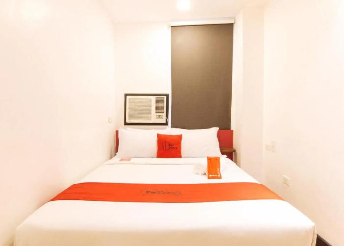 RedDoorz Plus Near Bamboo Organ Las Piñas