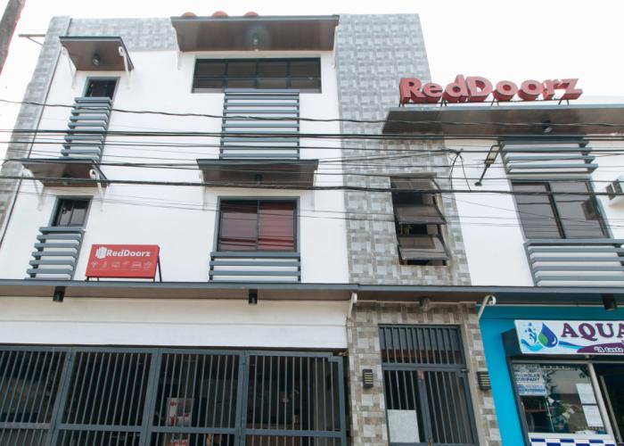 RedDoorz near Christ the King Medical Center