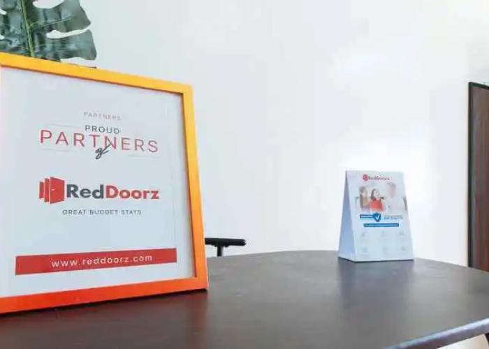 RedDoorz @ CAA Road Las Pinas