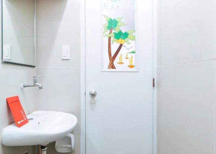 RedDoorz @ CAA Road Las Pinas