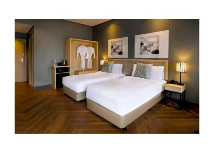 Summit Hotel Greenhills