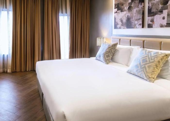 Summit Hotel Greenhills