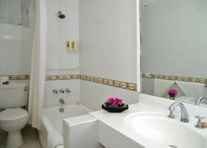 Dover Beach Hotel