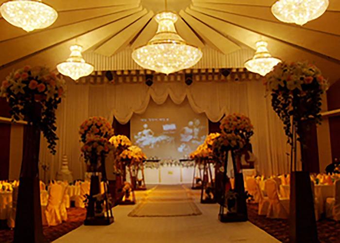 High1 Palace Hotel & CC
