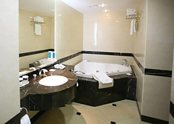 High1 Palace Hotel & CC