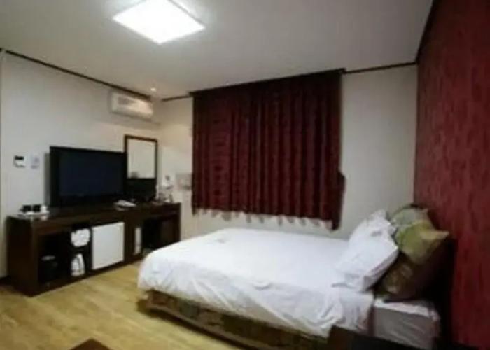 Goodstay HighValley Hotel
