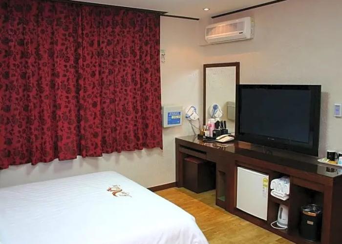 Goodstay HighValley Hotel