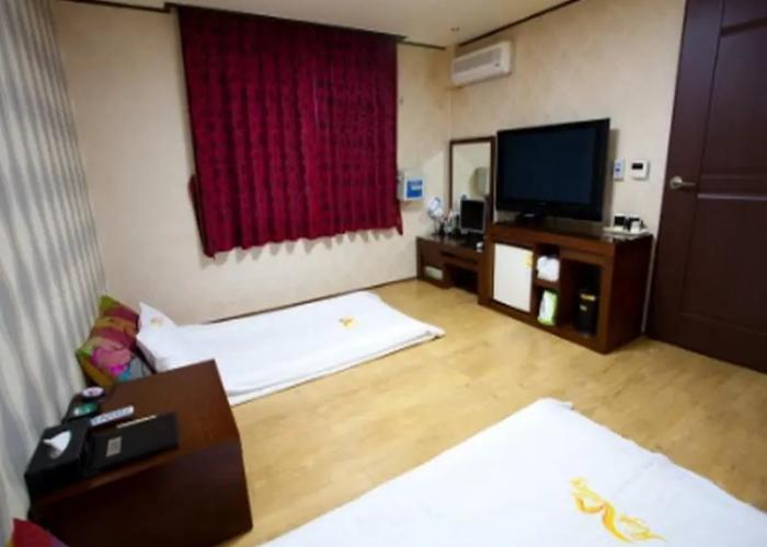 Goodstay HighValley Hotel