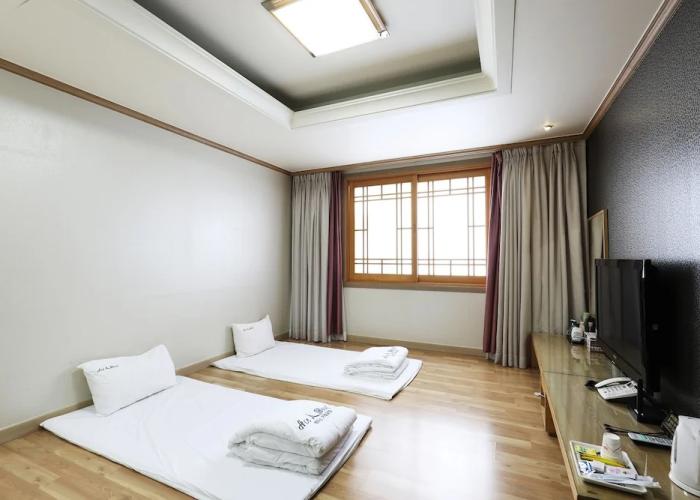 Ace Family Hotel