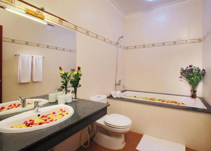 Minh Dam Hotel & Restaurant