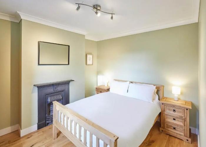 Host Stay Holmedene