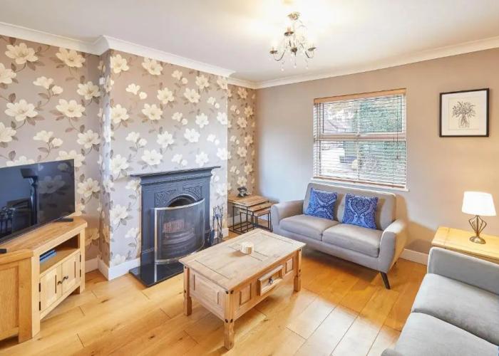 Host Stay Holmedene