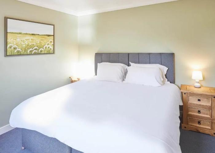 Host Stay Holmedene