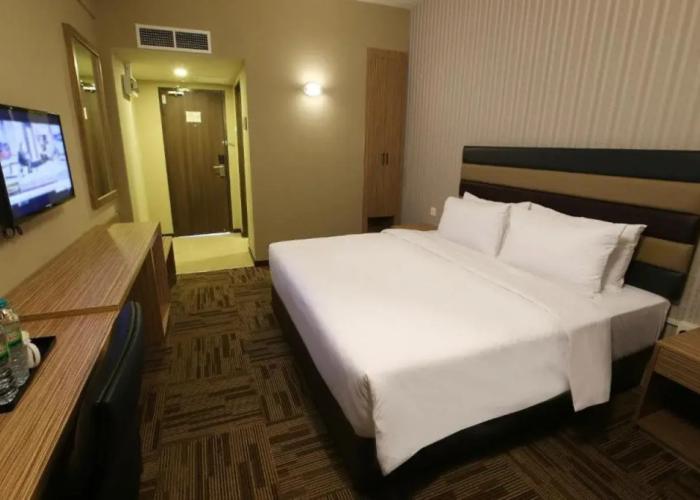 SEM9 Senai ''Formerly Known as Perth Hotel