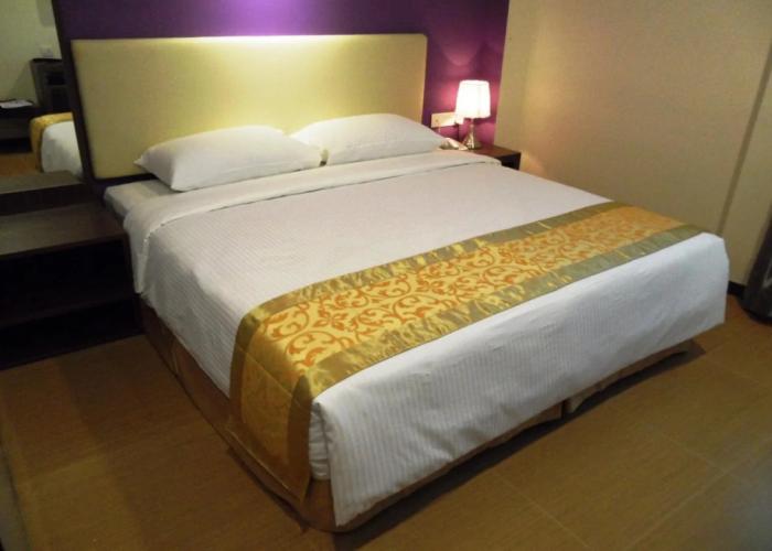 Eight Days Boutique Hotel