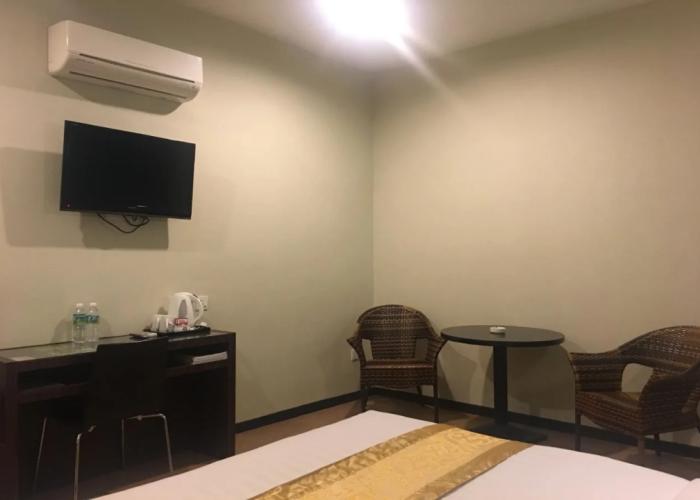 Eight Days Boutique Hotel