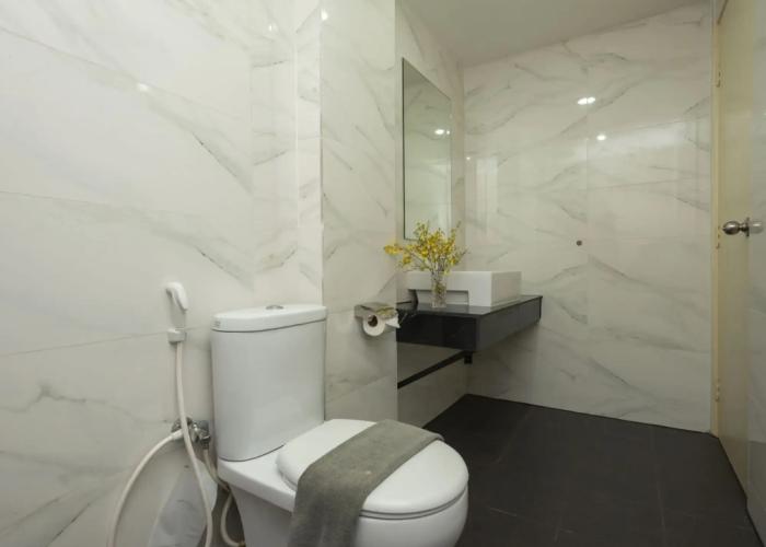 Oyo 490 Dk Hotel