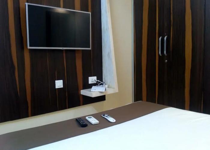 Hotel Maval Grand